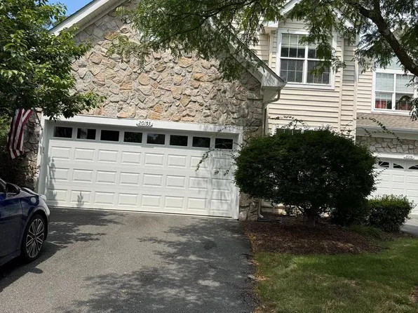 20153 Valhalla Sq, Ashburn, VA 20147