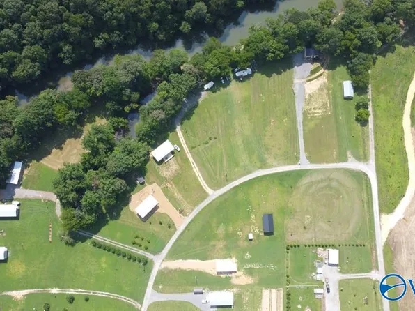 13 County Road 1042, Centre, AL 35960