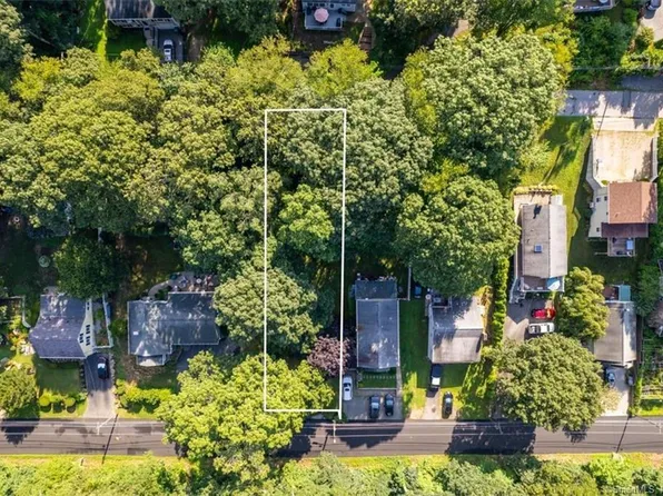 112 Giants Neck Road, East Lyme, CT 06357