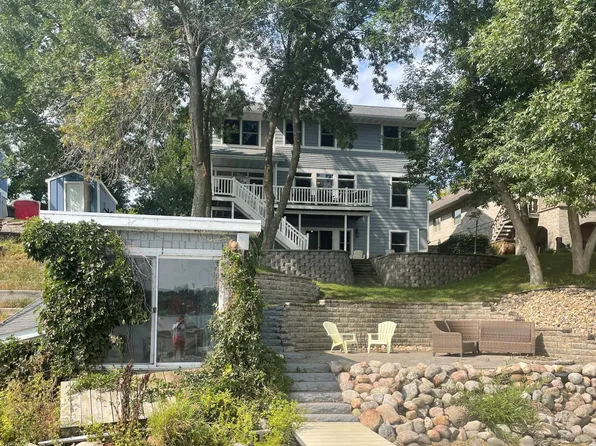 2894 Edgewater Dr, Gary, SD 57237