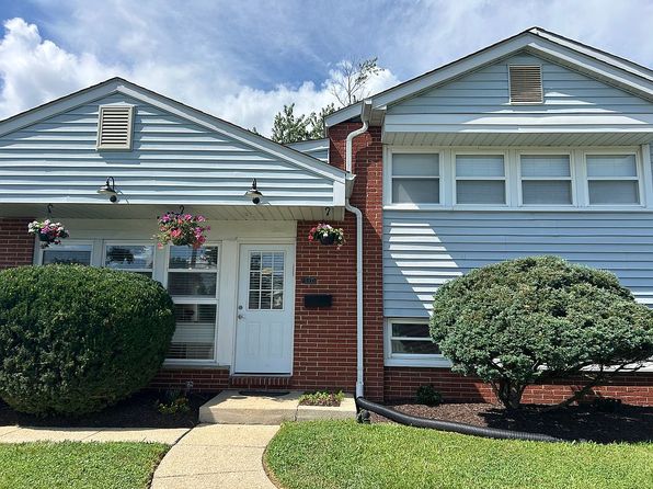 2710 Smith Ave