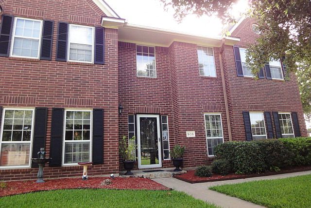 1st image of 908 Oleander St