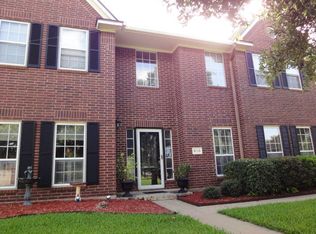 908 Oleander St, Lake Jackson, TX 77566