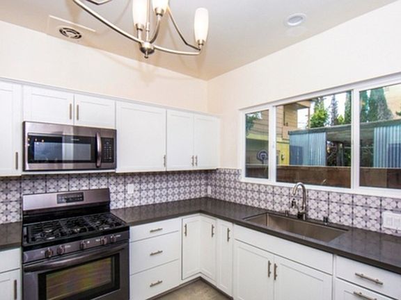 5th image of 843 S Curson Ave