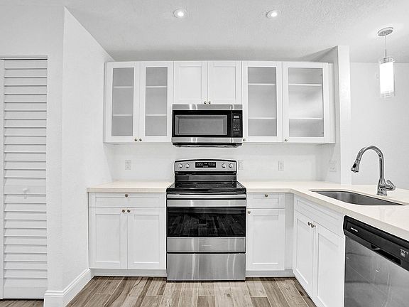 2nd image of 4430 N Miami Ave