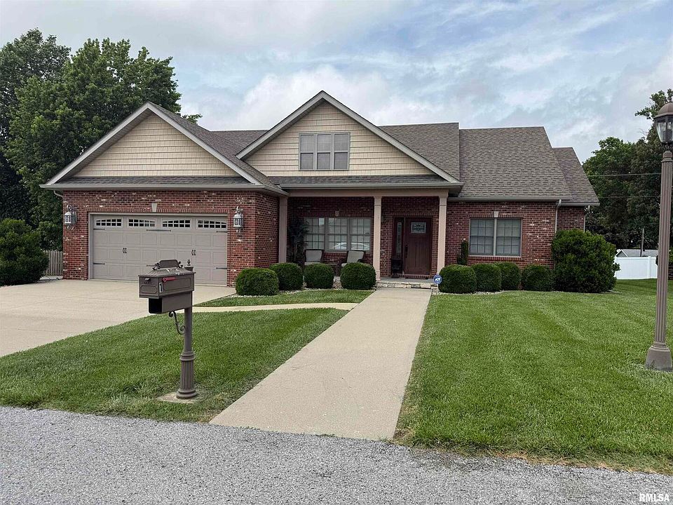 1st image of 1 Dogwood Pl