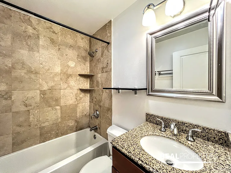 625 W Wrightwood — Photo 57
