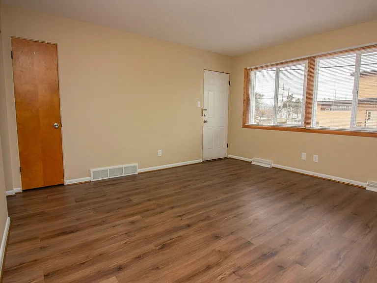 7129 Columbia Ave — Photo 8