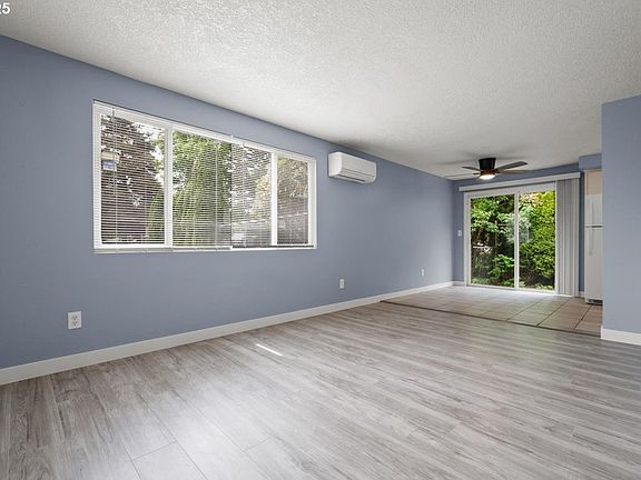 4th image of 3208 NE 44th St