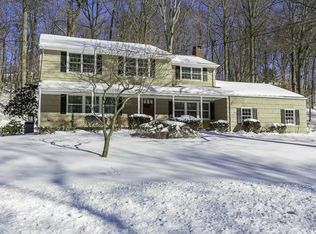 58 Stoneleigh Rd, Trumbull, CT 06611