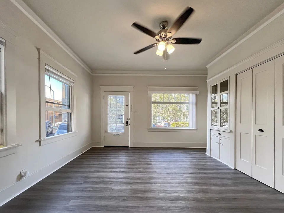 308 W 4th St