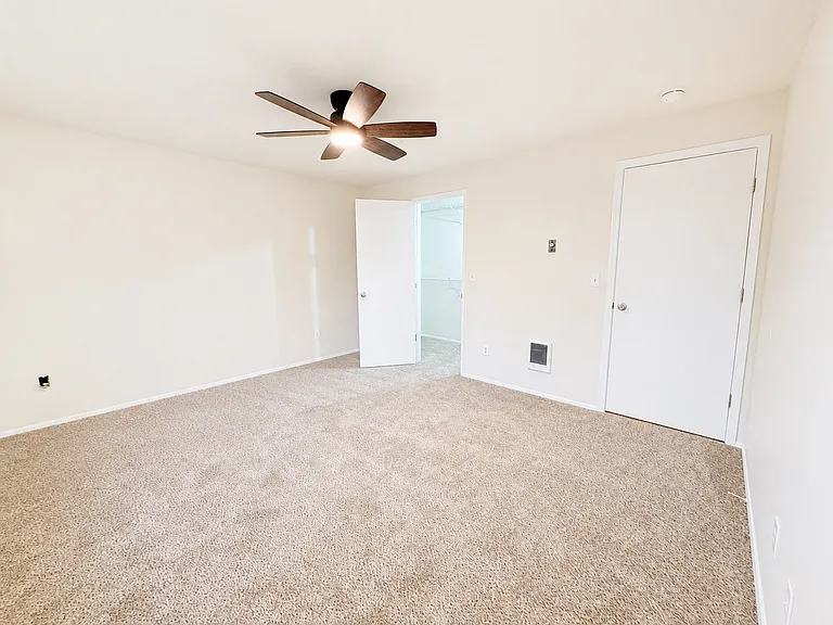 275 Hillshire Dr — Photo 21