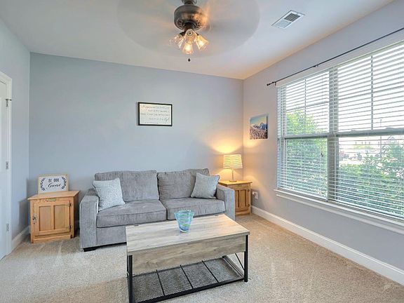 5th image of 1421 Dooley Ln Suite 4