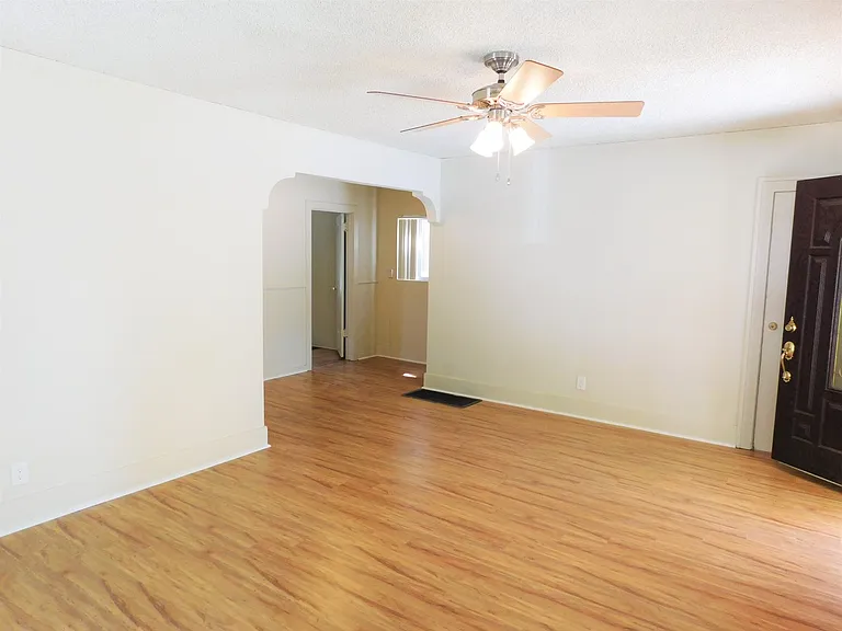 1250 E Villa St — Photo 5