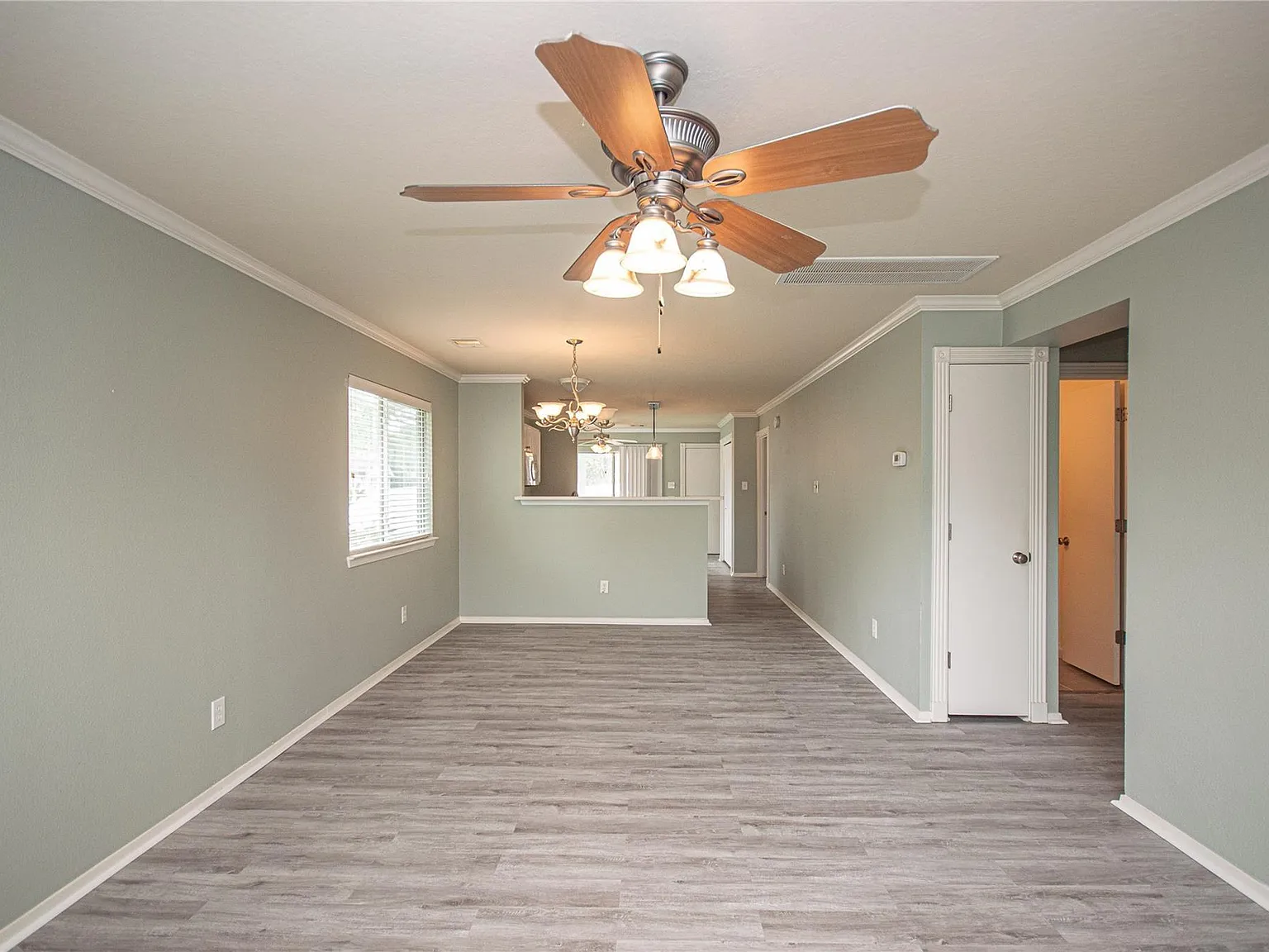 3 bed, 2.0 bath, 1316 sqft, $1,775 — Photo 4