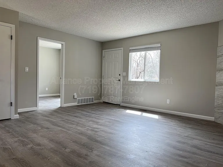 2458 E Willamette Ave — Photo 5