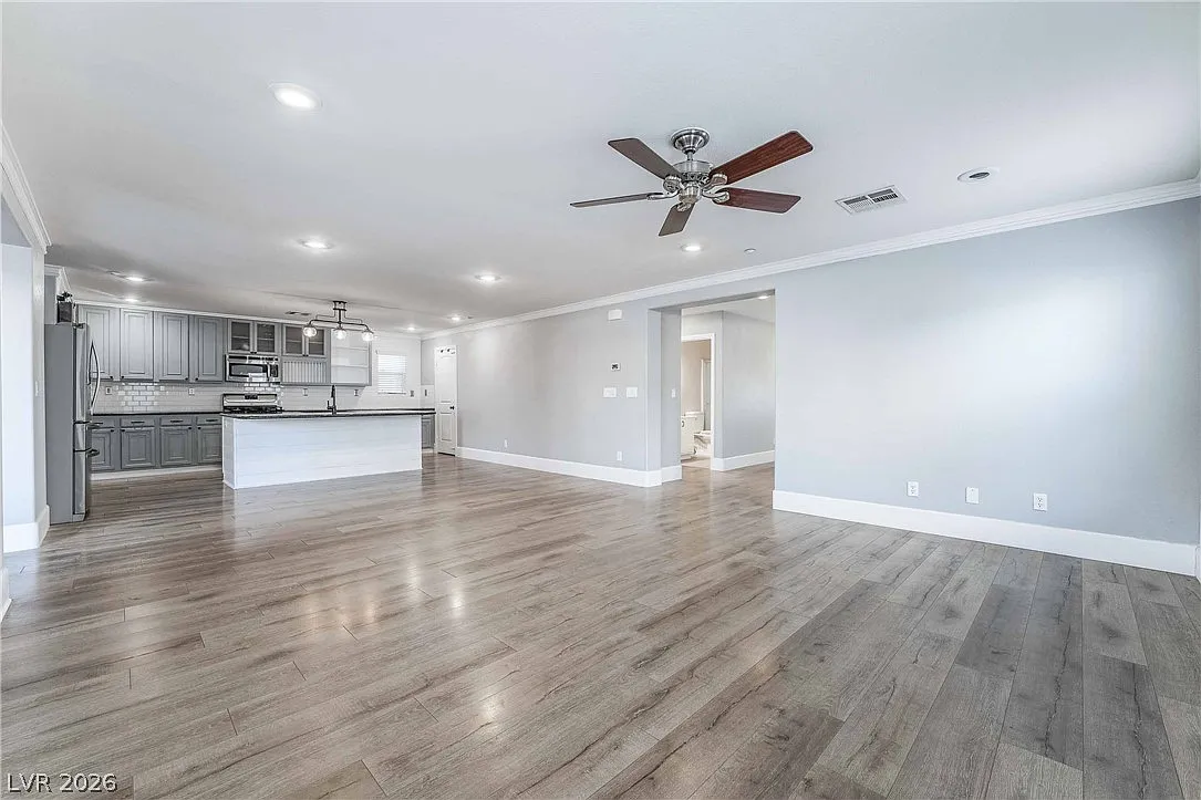 5 bed, 3.0 bath, 2552 sqft, $2,680 — Photo 4
