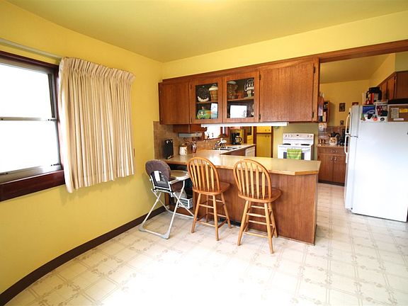4th image of 2529 E Marshall Ave