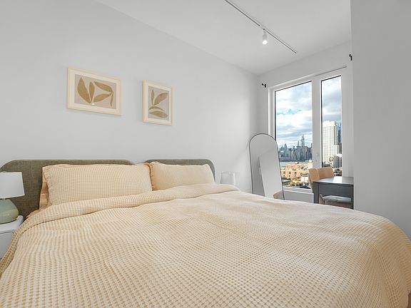 3rd image of 16 West St #1110