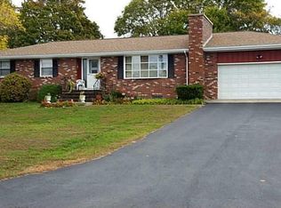 12 Wabasso Ter, Middletown, RI 02842