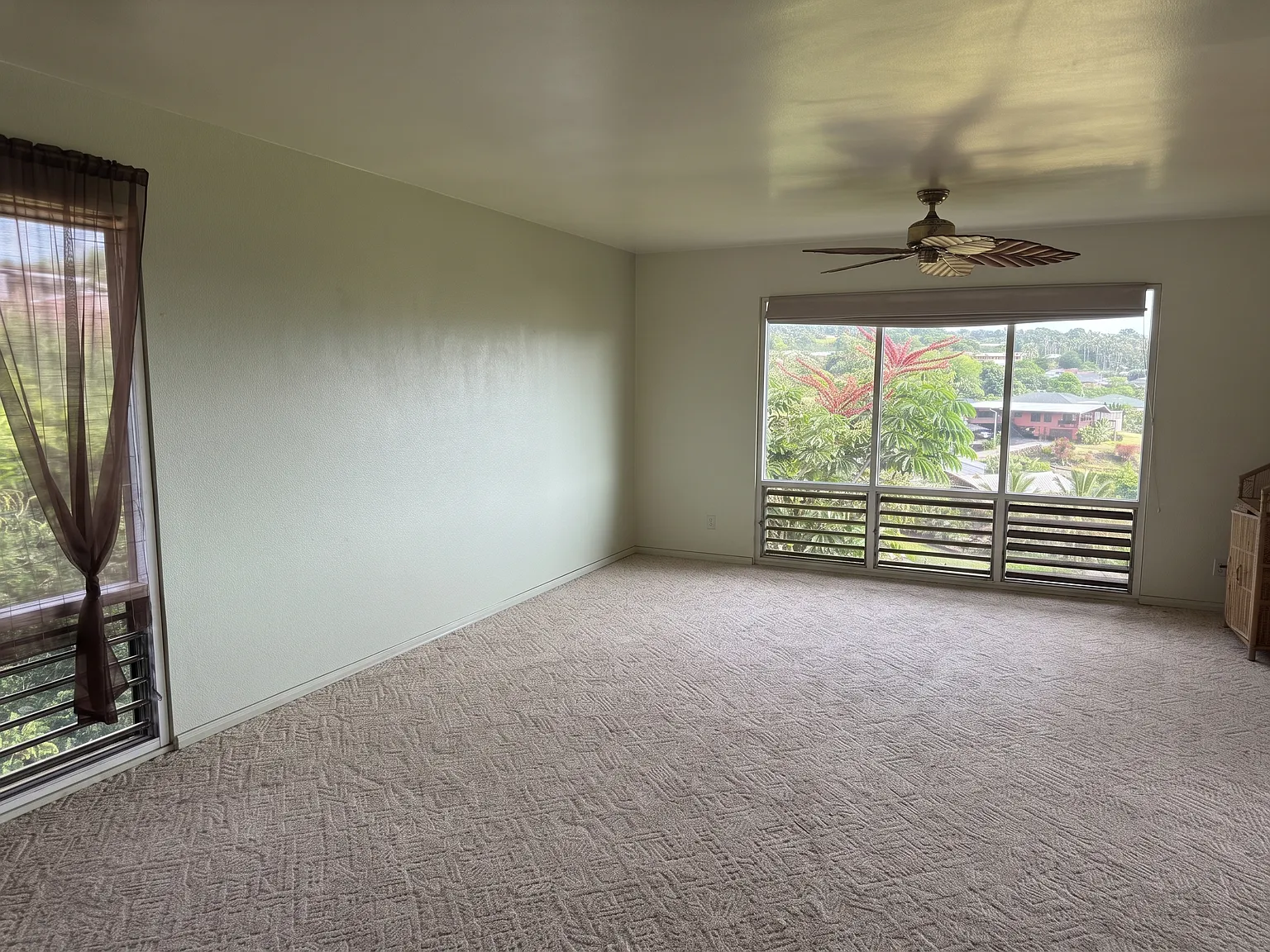 3 bed, 1200 sqft, $3,400 — Photo 2