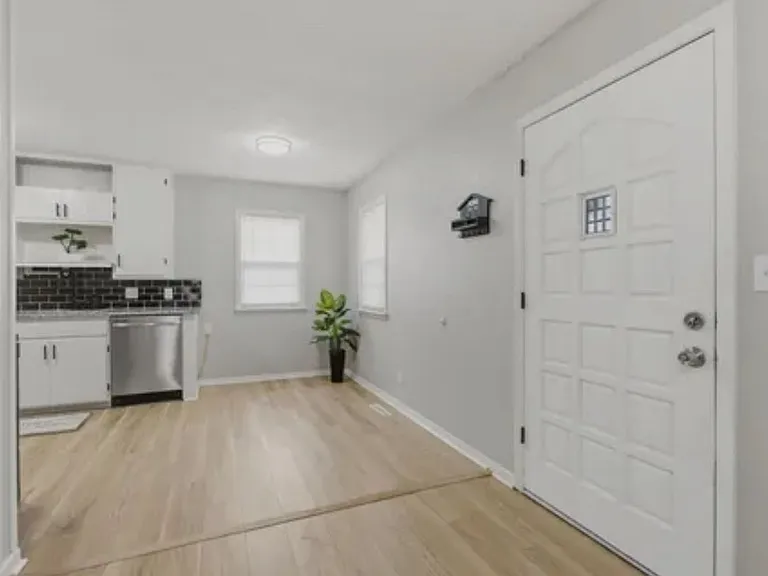 1233 Money St — Photo 7