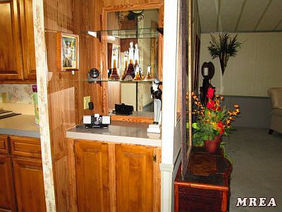 BUILT IN MIRRORED AREA