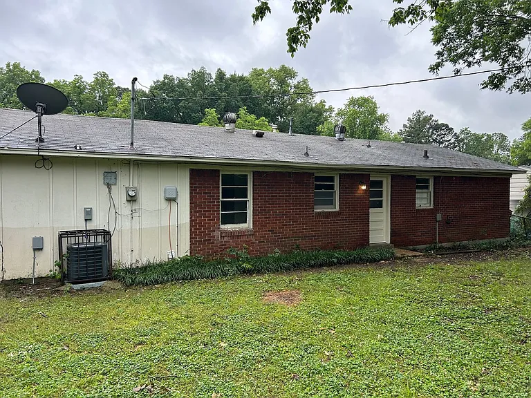 1296 Vicksburg Dr — Photo 15