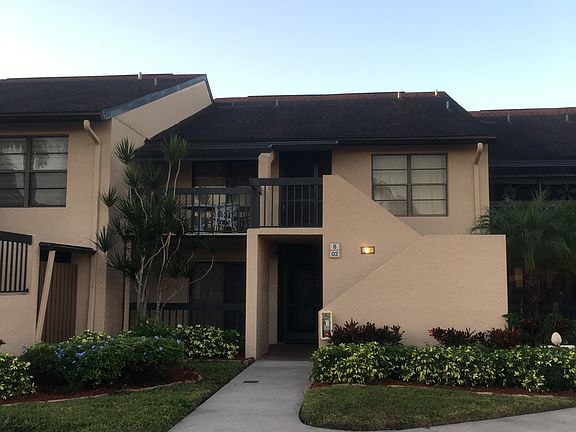 3rd image of 15493 Admiralty Cir APT 8