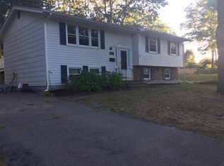 2 Naumkeag Rd, Peabody, MA 01960