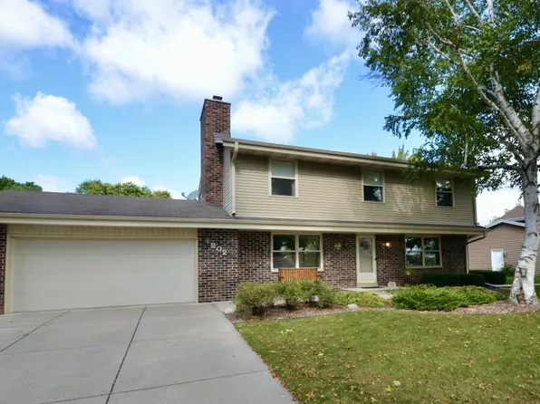 802 South Comanche LANE, Waukesha, WI 53188