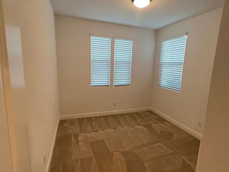 1512 Peony Ln — Photo 5