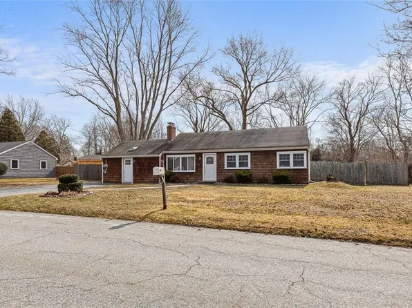6 Rosedale Ave, Barrington, RI 02806