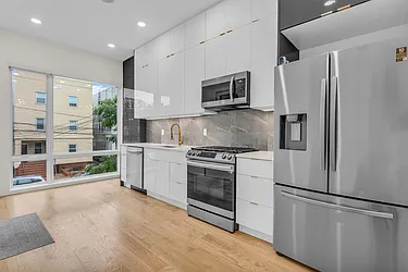 20 Van Nostrand Avenue, #1