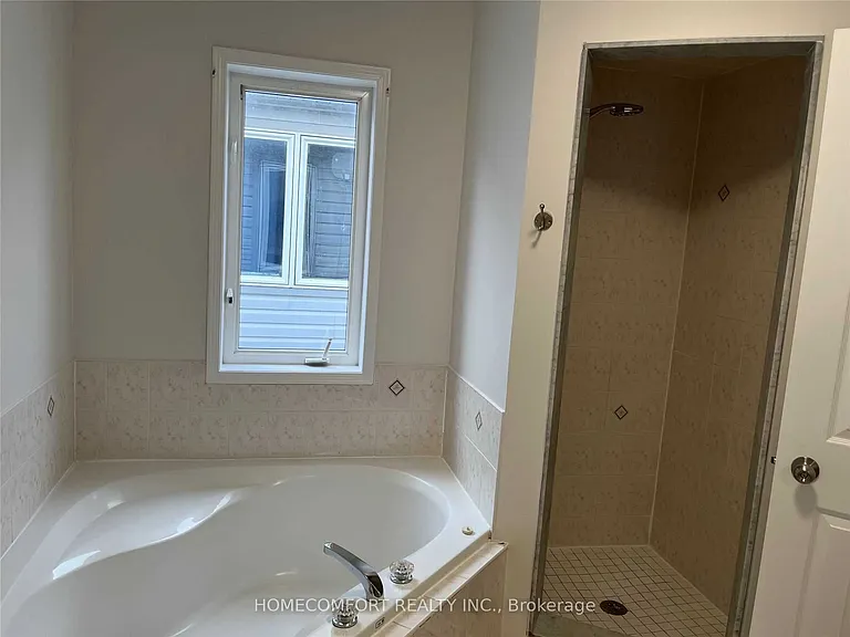 95 Ferncliffe Cres — Photo 9