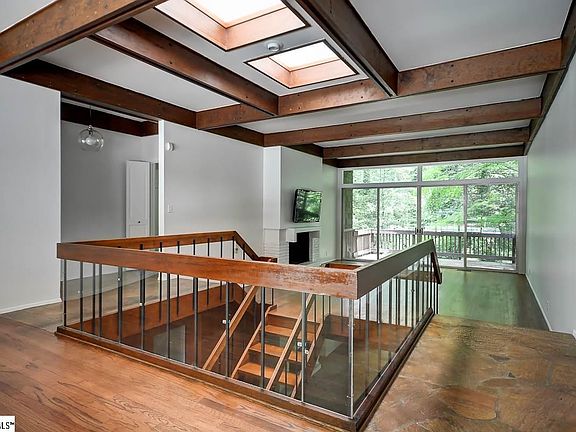 5th image of 120 Hathaway Cir