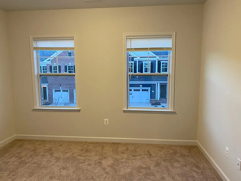 Carriage Bend Ln — Photo 17