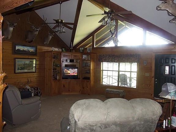 5th image of 3280 Henderson Dr
