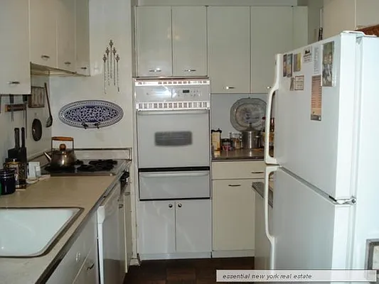 Sold by essential NEW YORK Real Estate | media 7