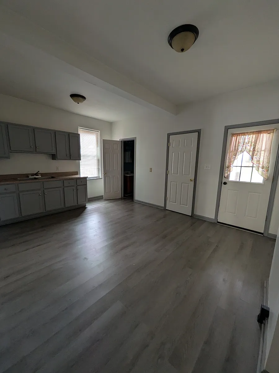 Building Photo - 506-508 S Irving Ave #508-1