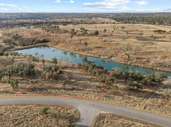 769 Hagee Dr, Fredericksburg, TX 78624