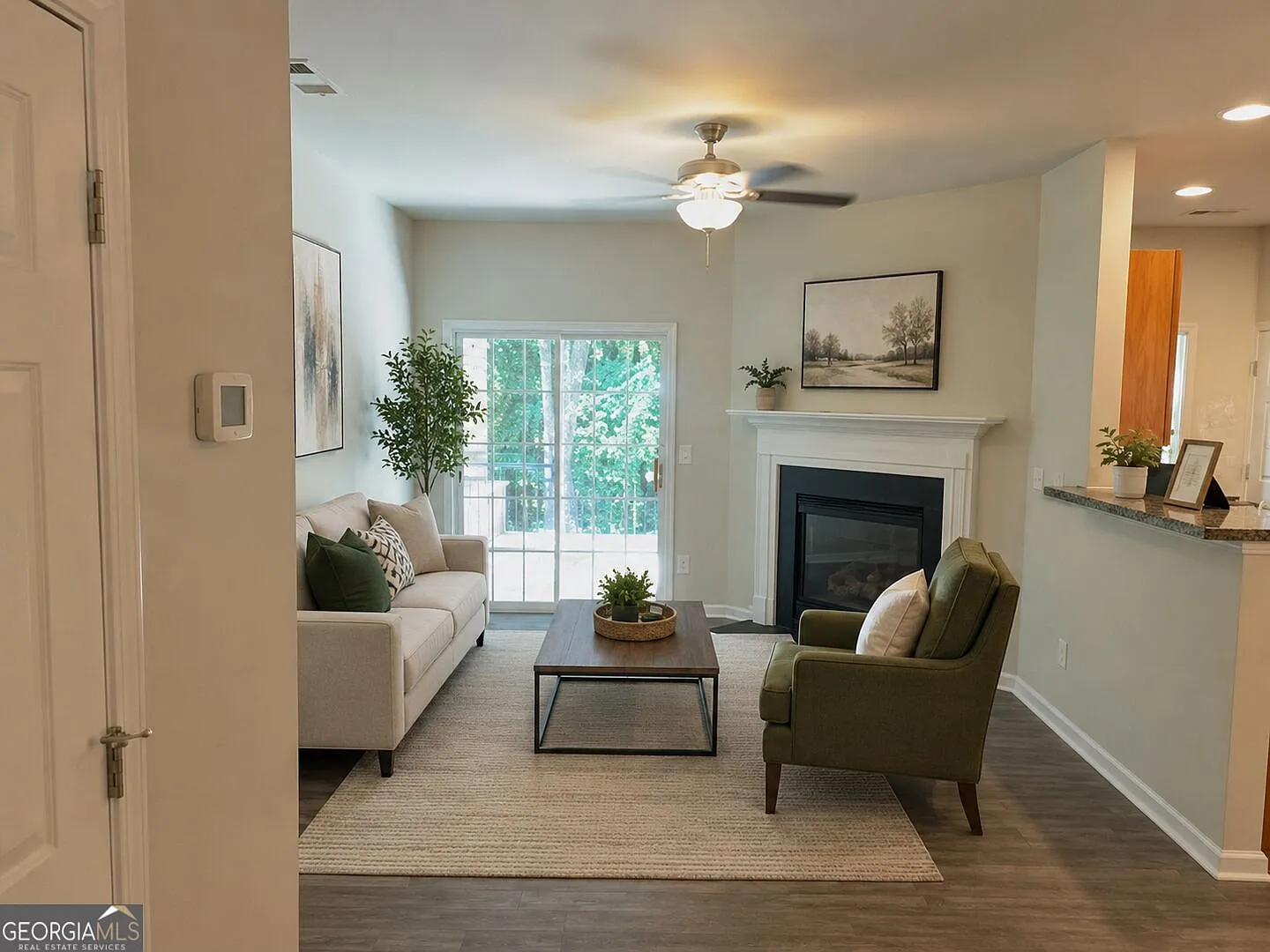 3 bed, 2.5 bath, 1604 sqft, $1,895 — Photo 3