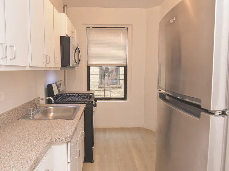 20 Laurel Hill Ter #4C — Photo 6