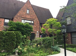 323 Rivard Blvd, Grosse Pointe, MI 48230