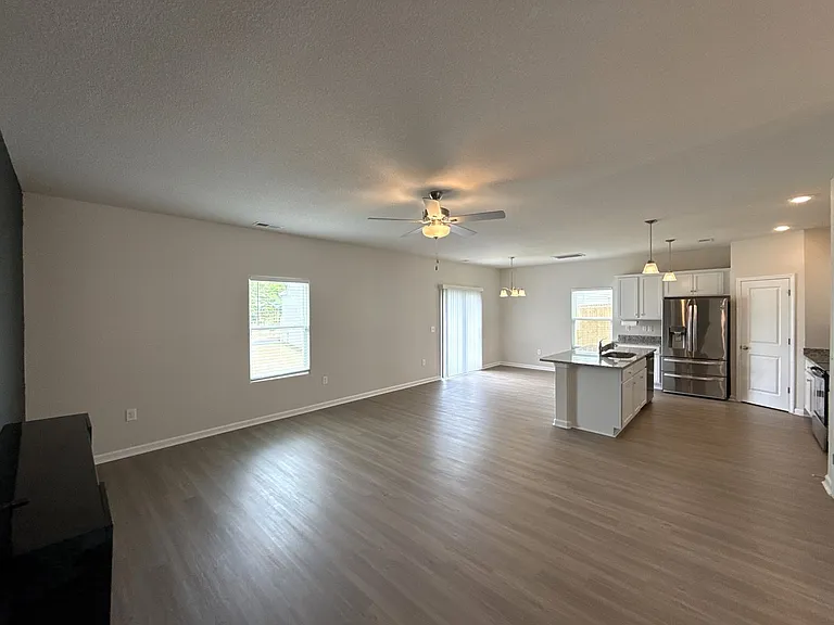 6225 Lowe Ln — Photo 5