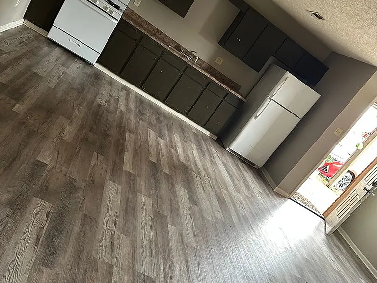 250 Ivie Ln — Photo 2