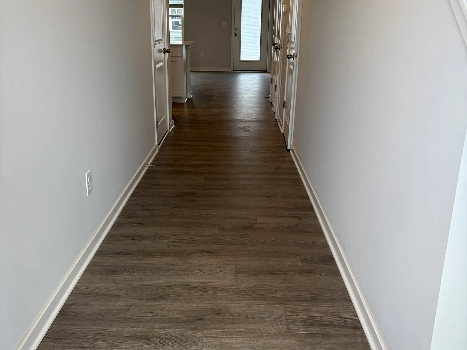 3 bed, 2.5 bath, 1418 sqft, $2,100 — Photo 3