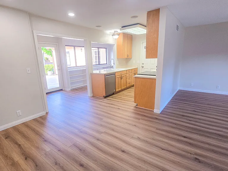 3105 Lodgewood St — Photo 103
