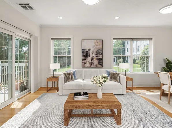2107 Davenport Ave #2107, Canton, MA 02021