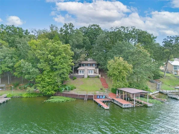 225 Gaddis Beach Dr, Titus, AL 36080